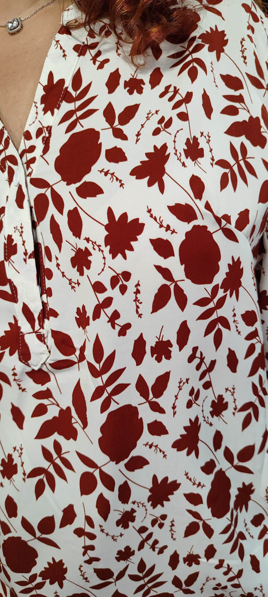 Blouse blanche fleurie bordeau