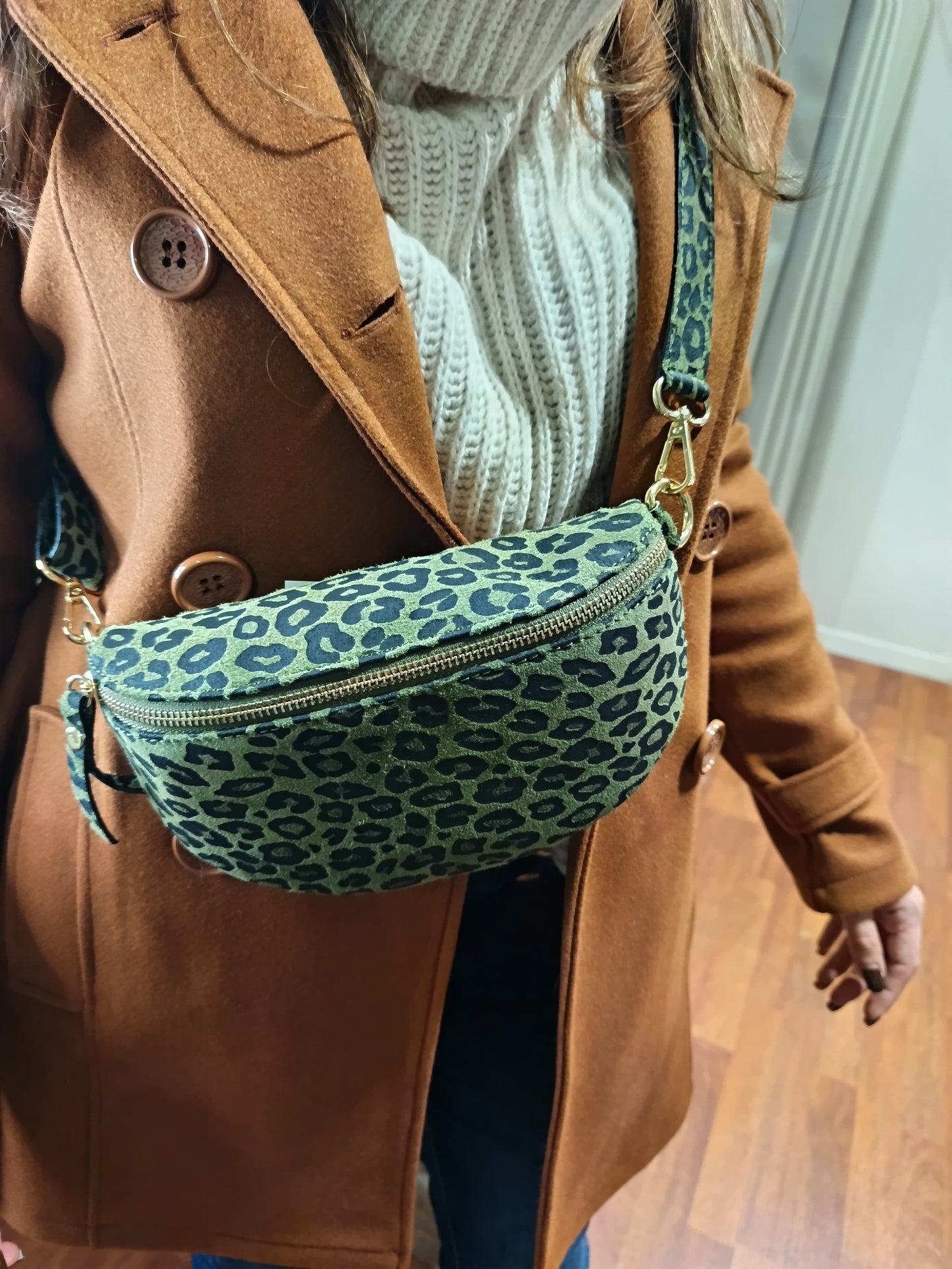 Sac banane cuir léopard kaki