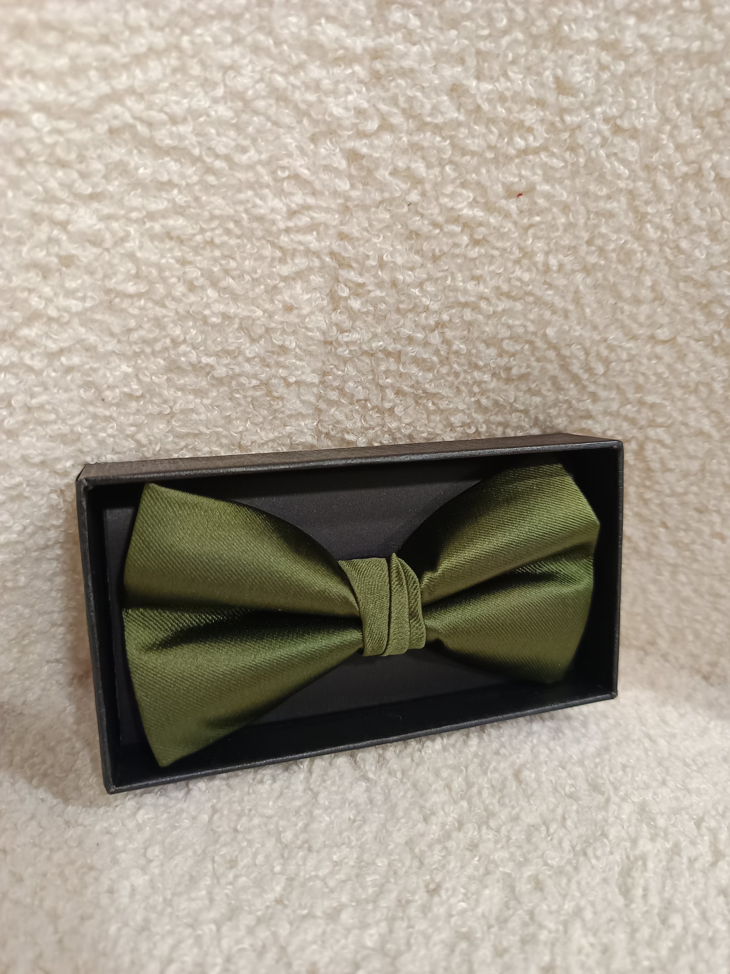 Noeud papillon et son mouchoir de poche (différents coloris)