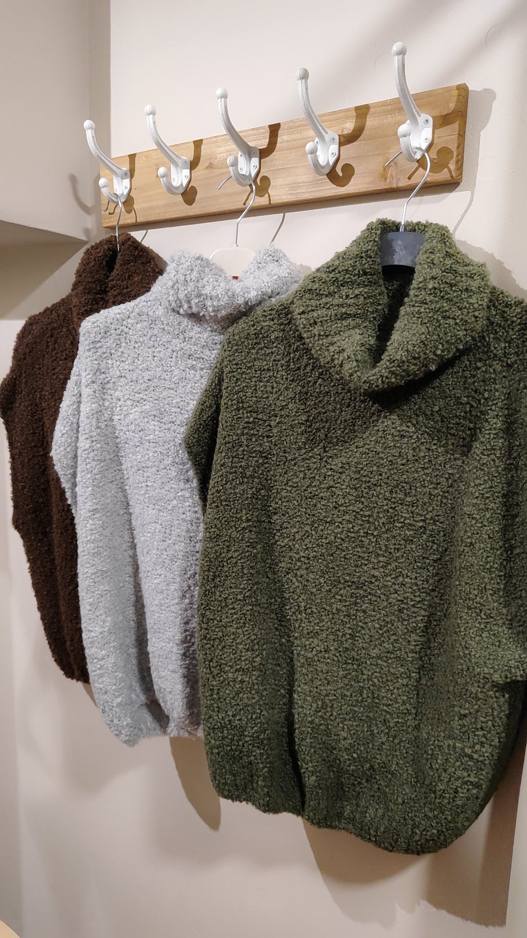 Pull sans manches col roulé bouclette