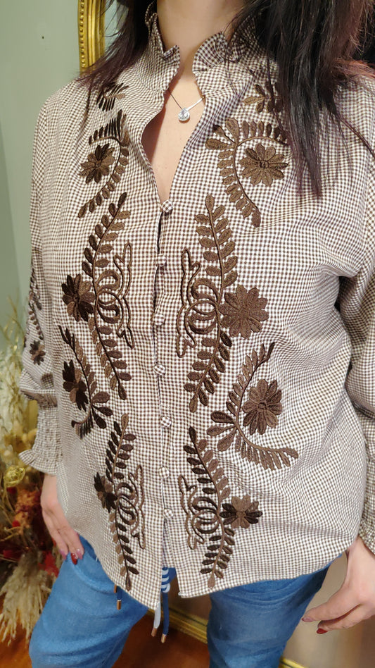 Chemise à carreaux chocolat brodée