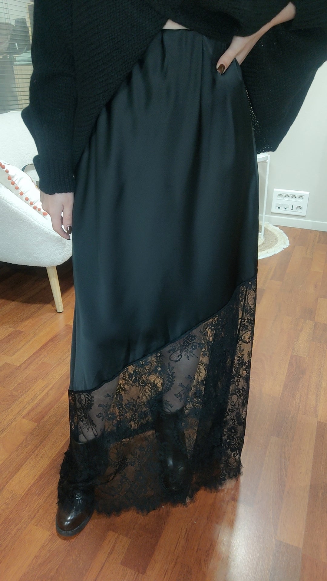 Jupe longue bi-matière satinée et dentelle