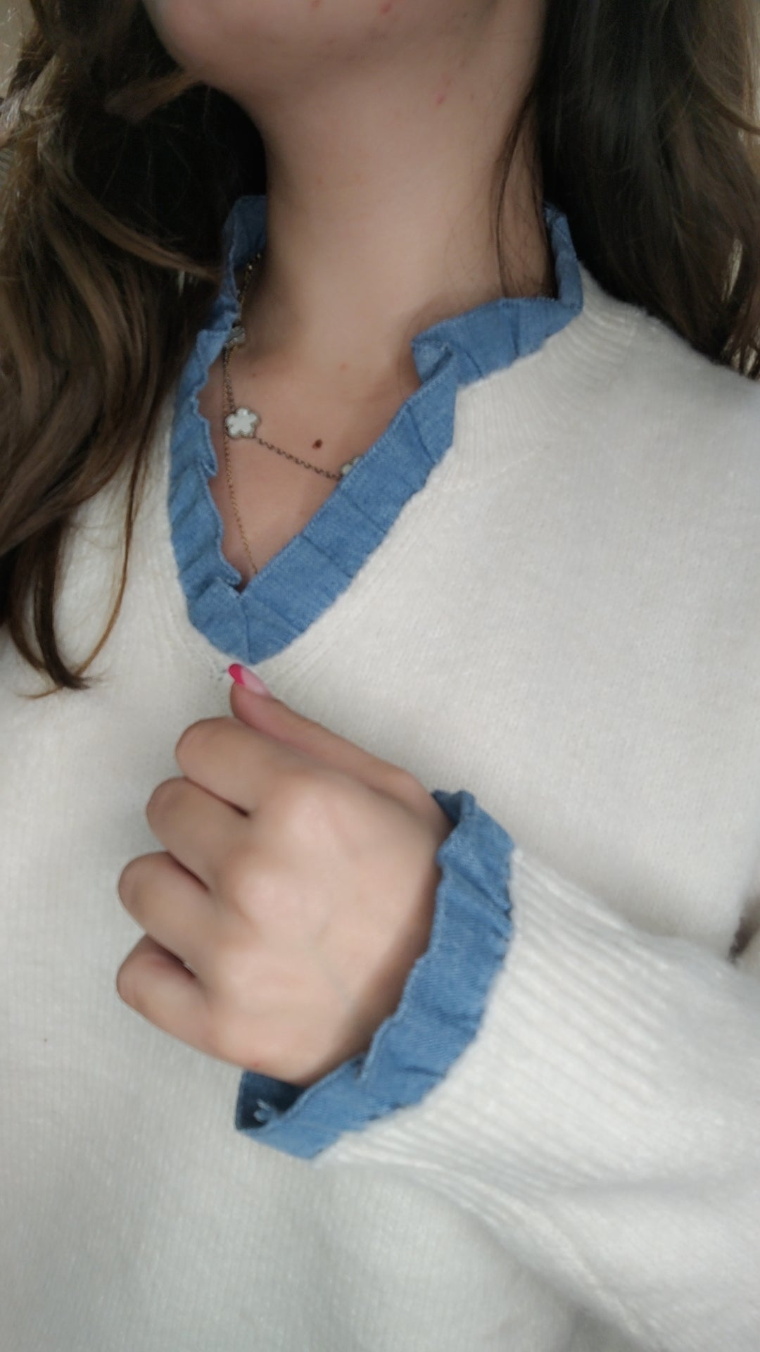 Pull maille douce détails jean