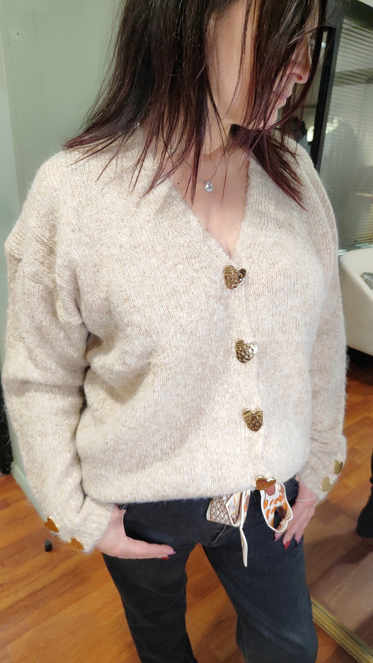 Gilet doux beige boutons coeur