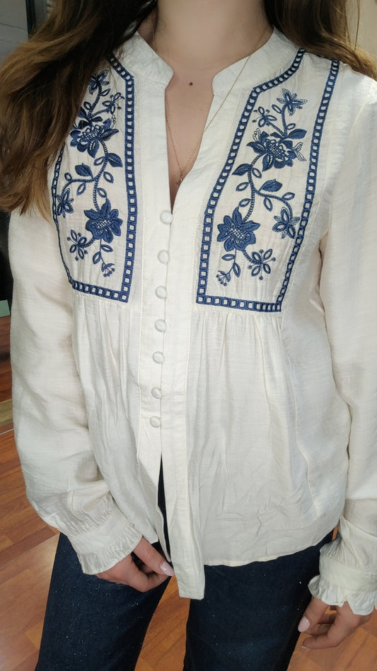 Blouse blanche brodée bleue