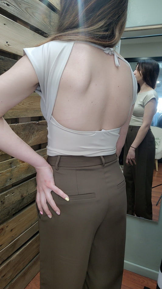 Top dos nu satiné beige