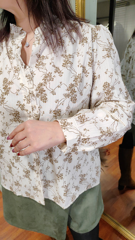 Chemise blanche à motifs camel