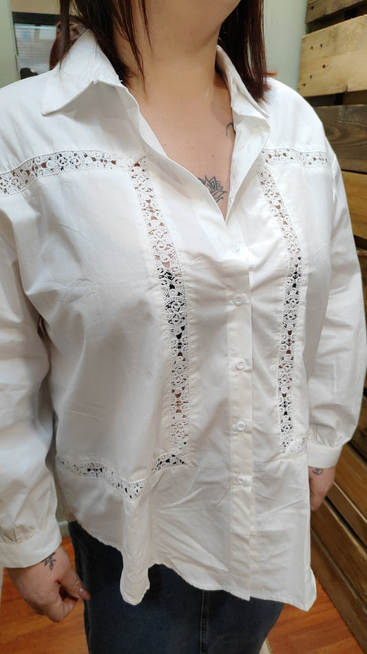 Chemise blanche avec dentelles
