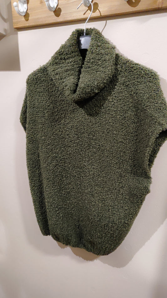 Pull sans manches col roulé bouclette