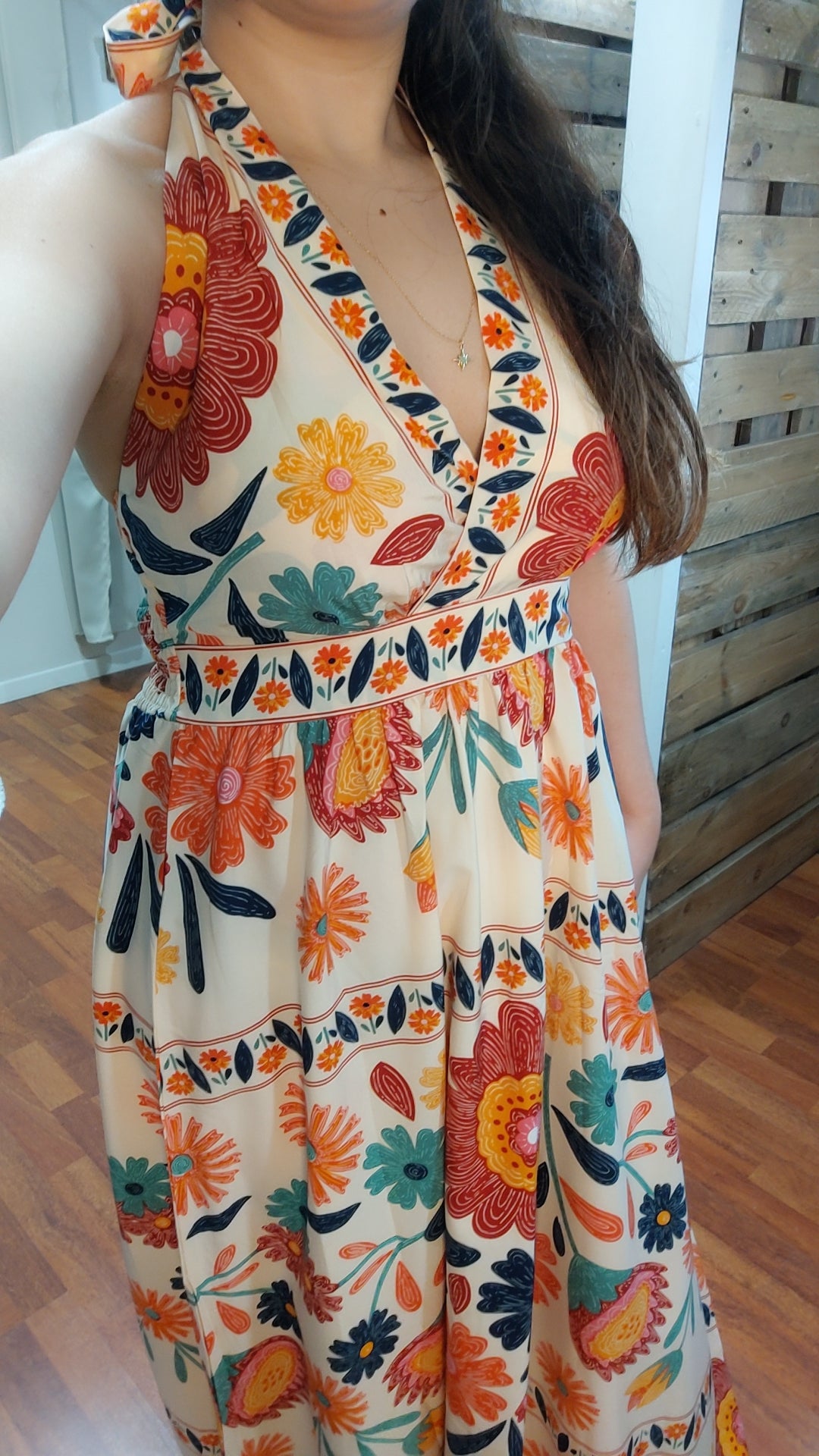 Robe longue dos nu motifs colorés