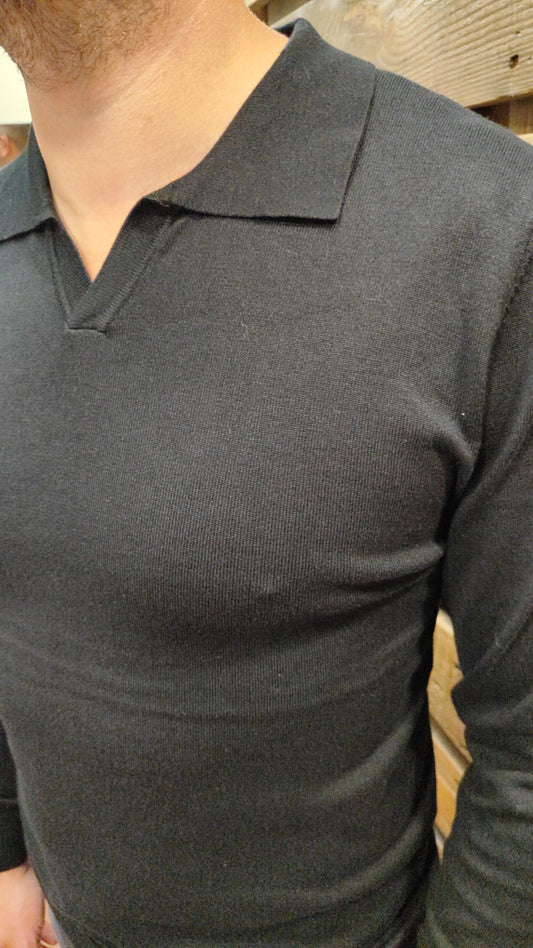 Pull fin col chemise noir