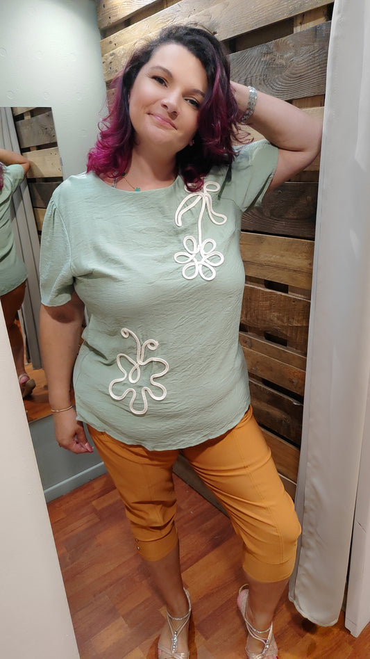 Top sauge fleurs blanche