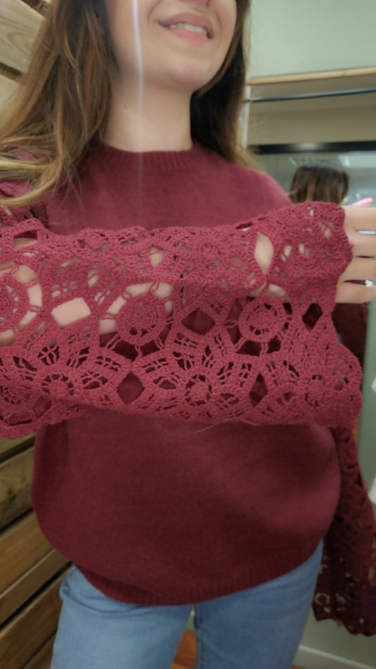 Pull bordeaux dentelle manches