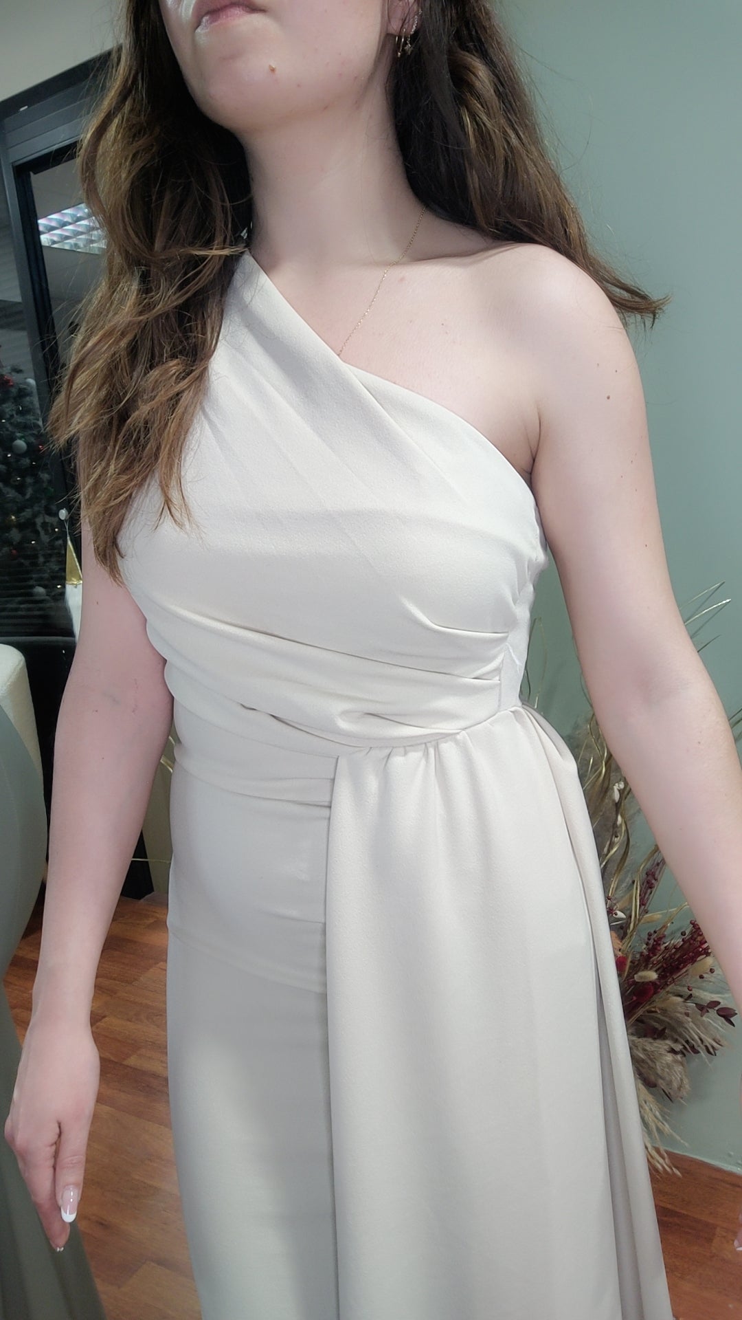 Robe longue drapée beige