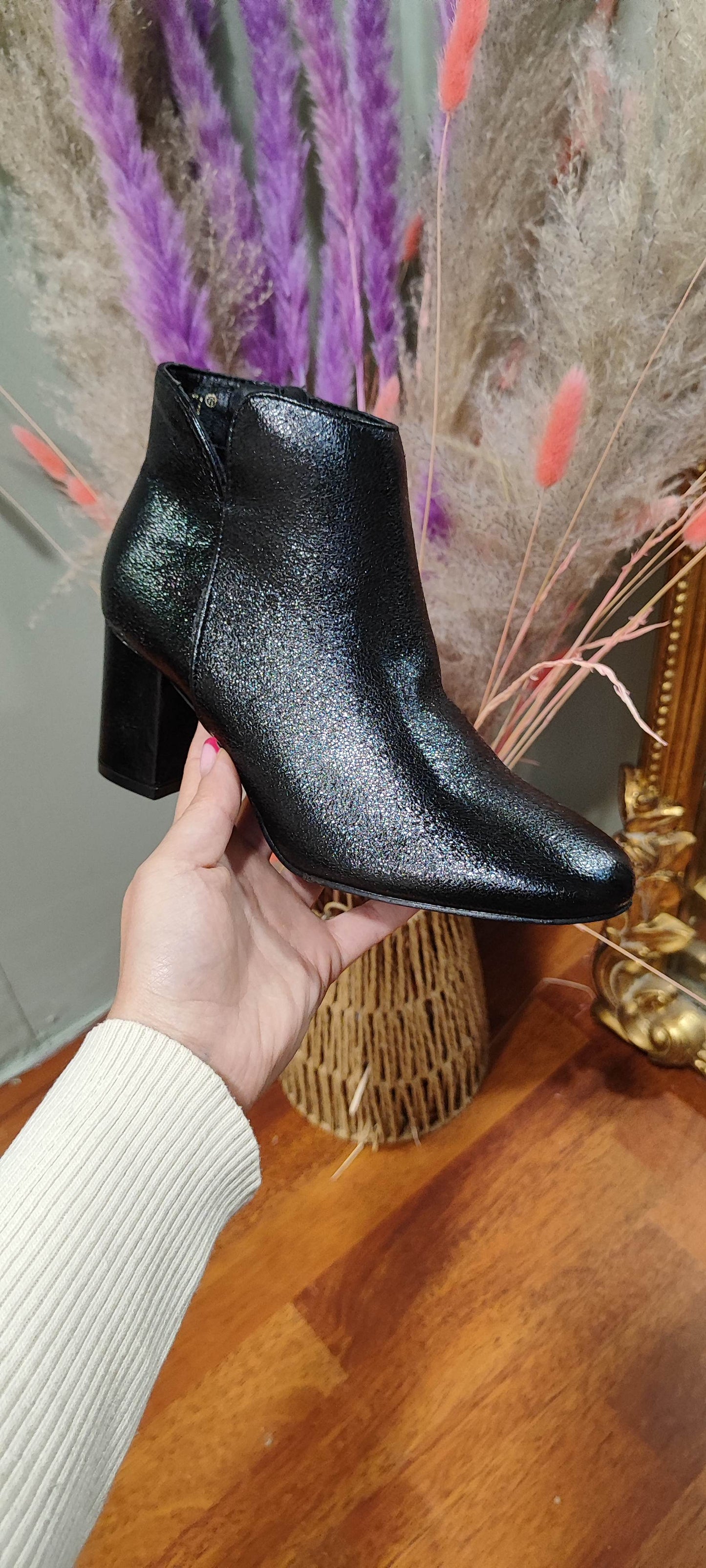 Bottines noires brillantes