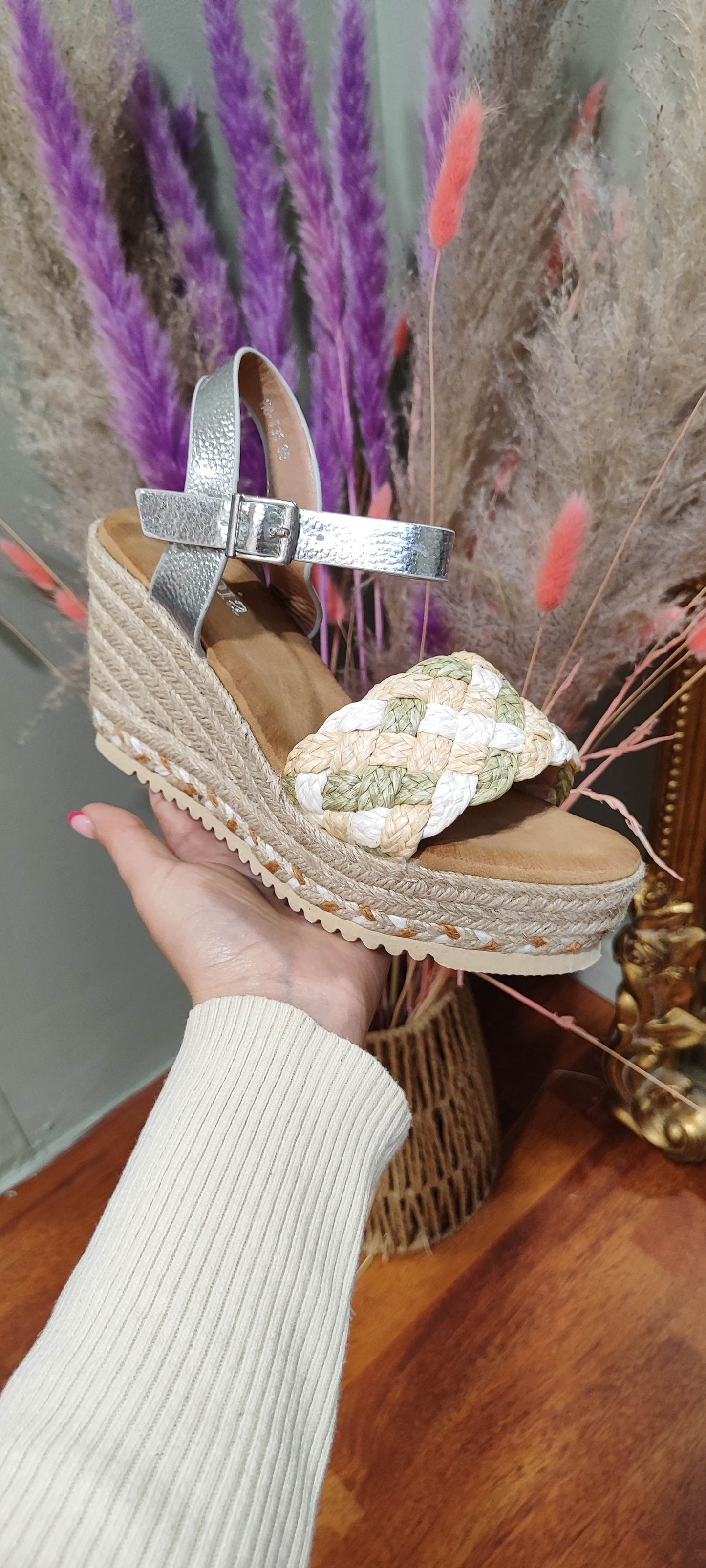 Sandales compensées tressées