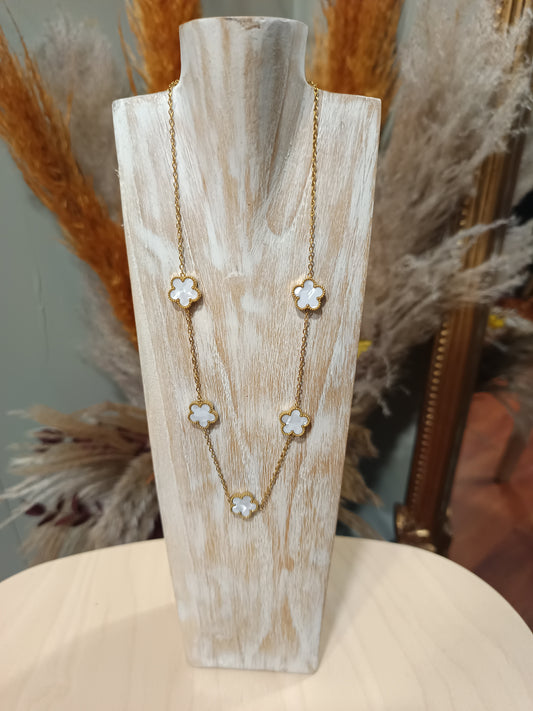 Collier fleurs nacrées