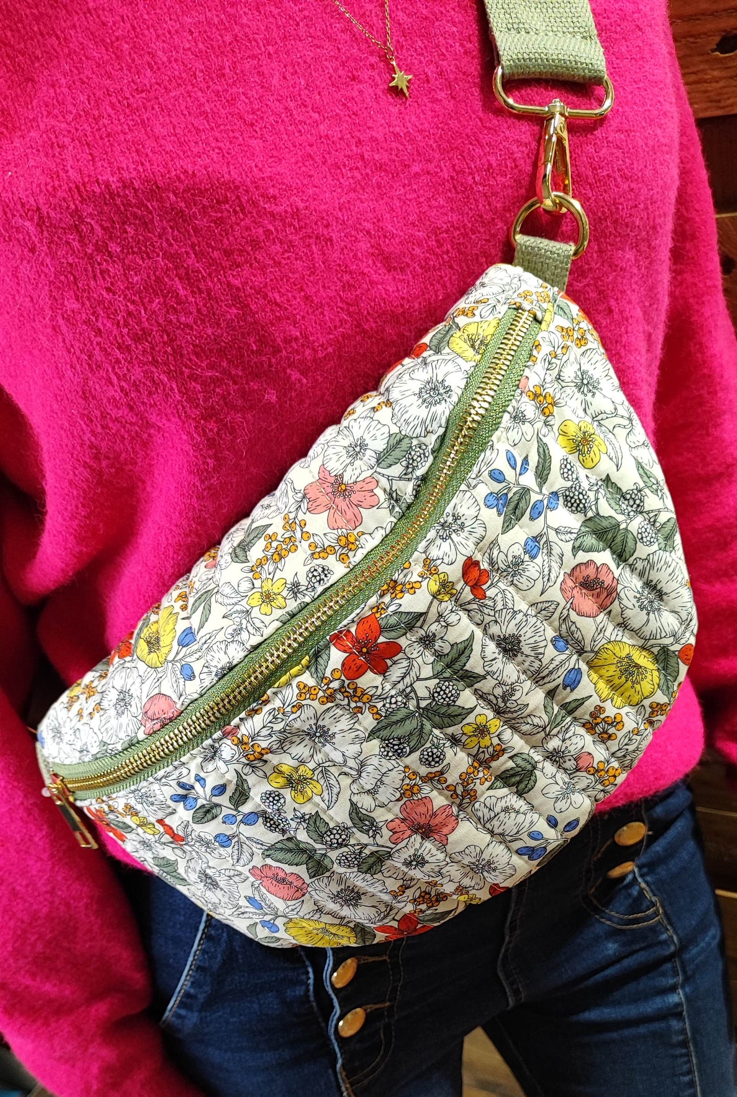 Sac banane matelassé fleuri multicolore