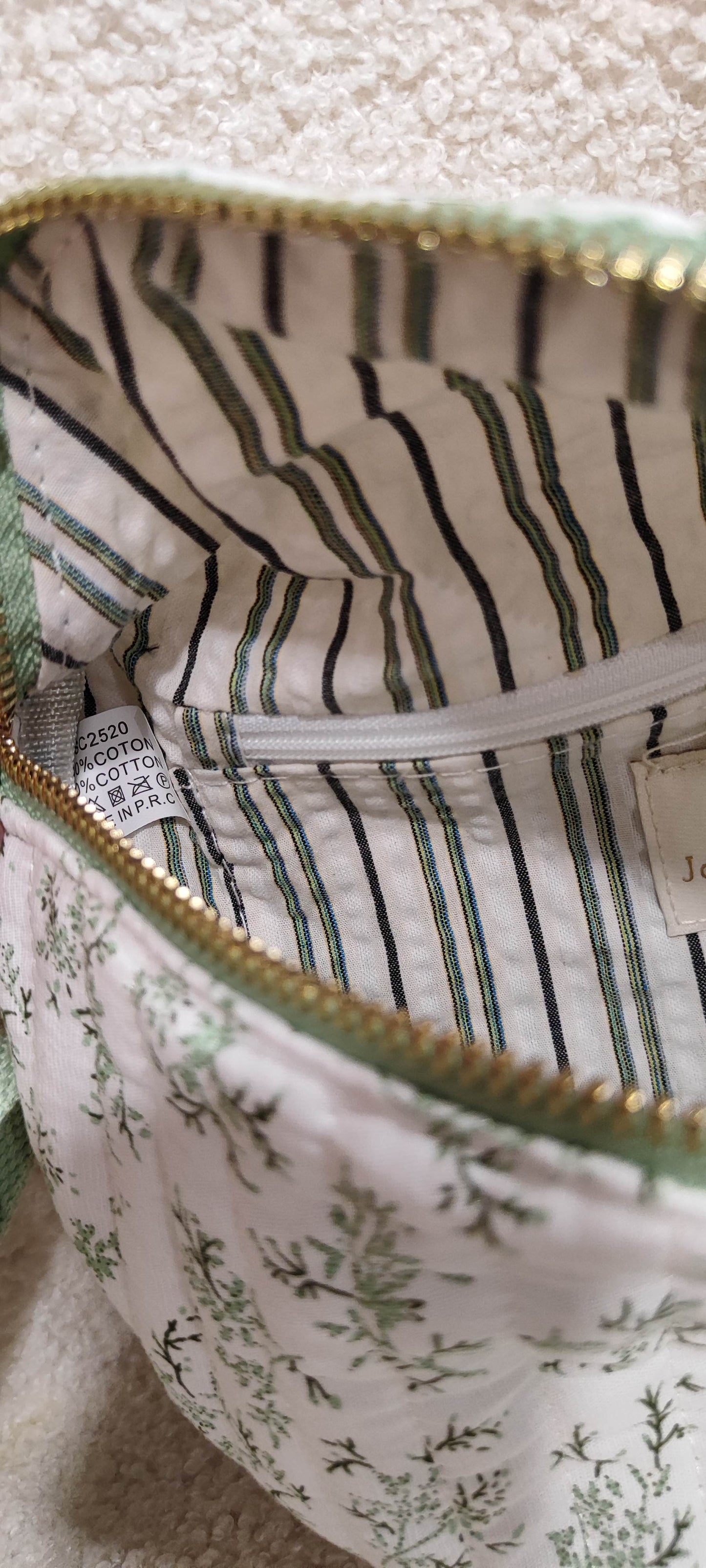 Sac banane matelassé fleuri sauge