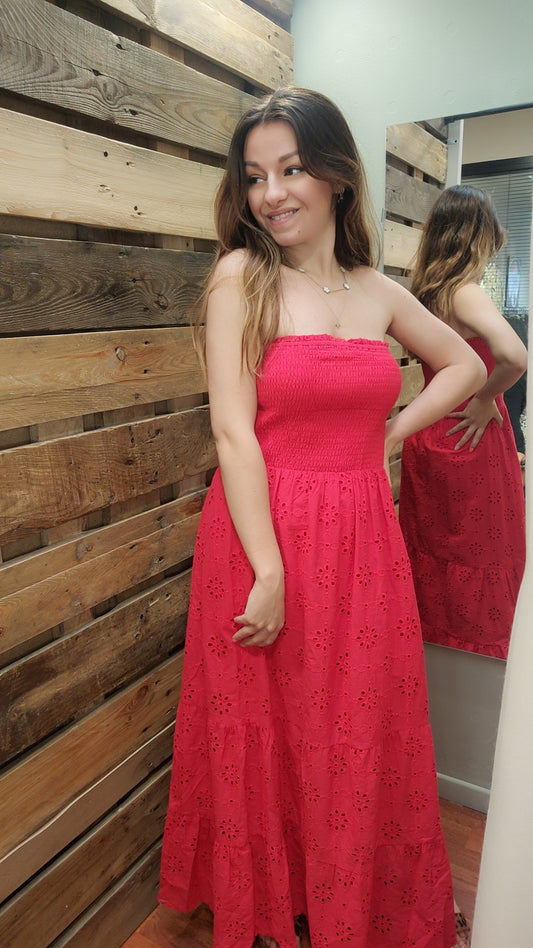 Robe longue broderie anglaise rouge