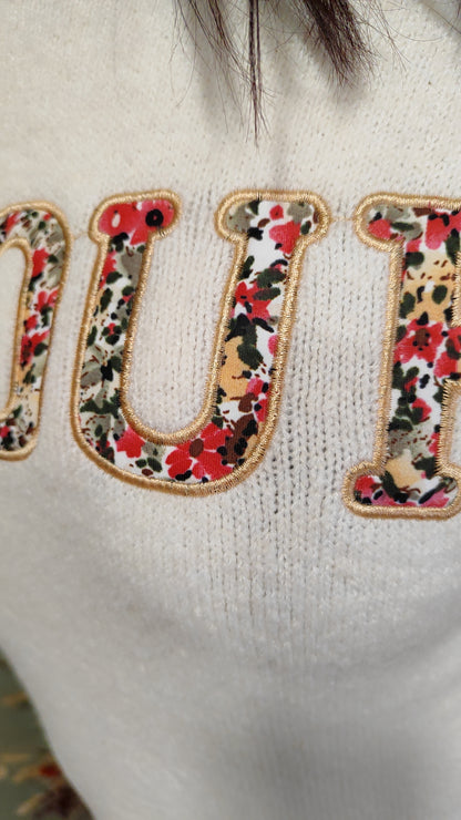 Pull beige AMOUR fleuri