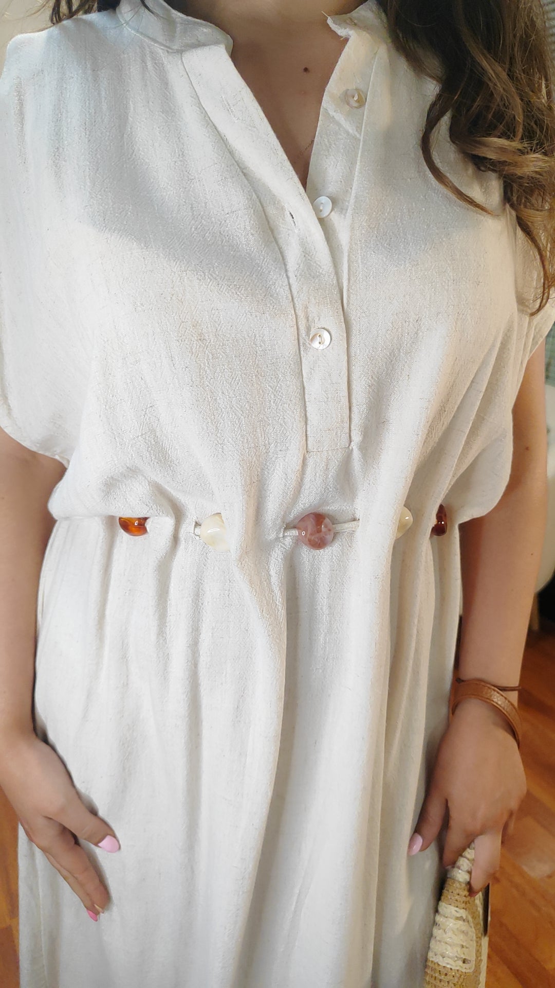 Robe beige lin et bijoux