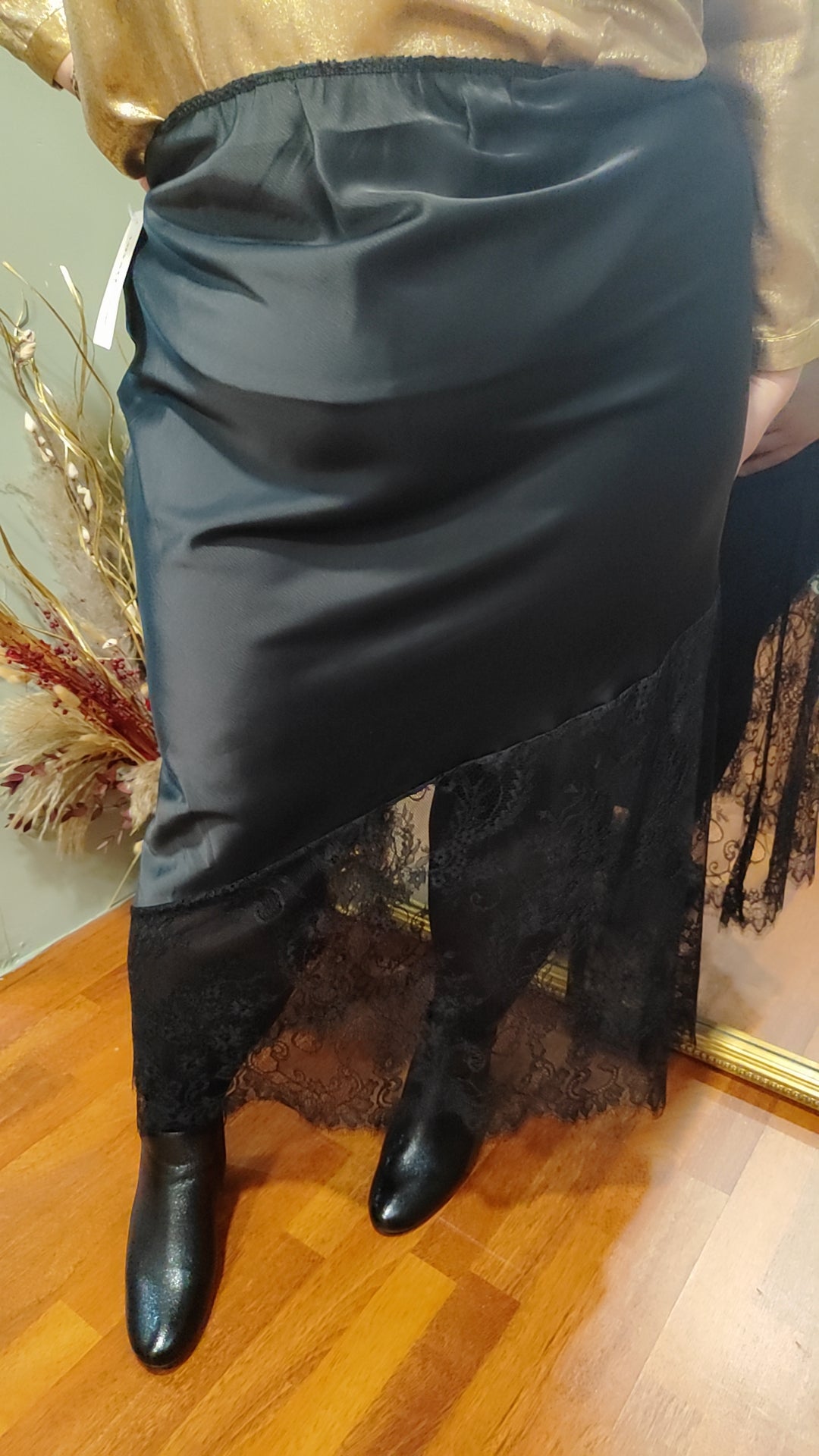 Jupe satin et dentelle