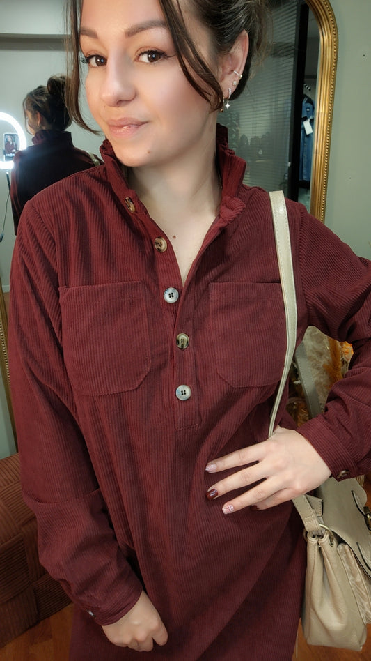 Robe velours côtelé bordeau col plissé
