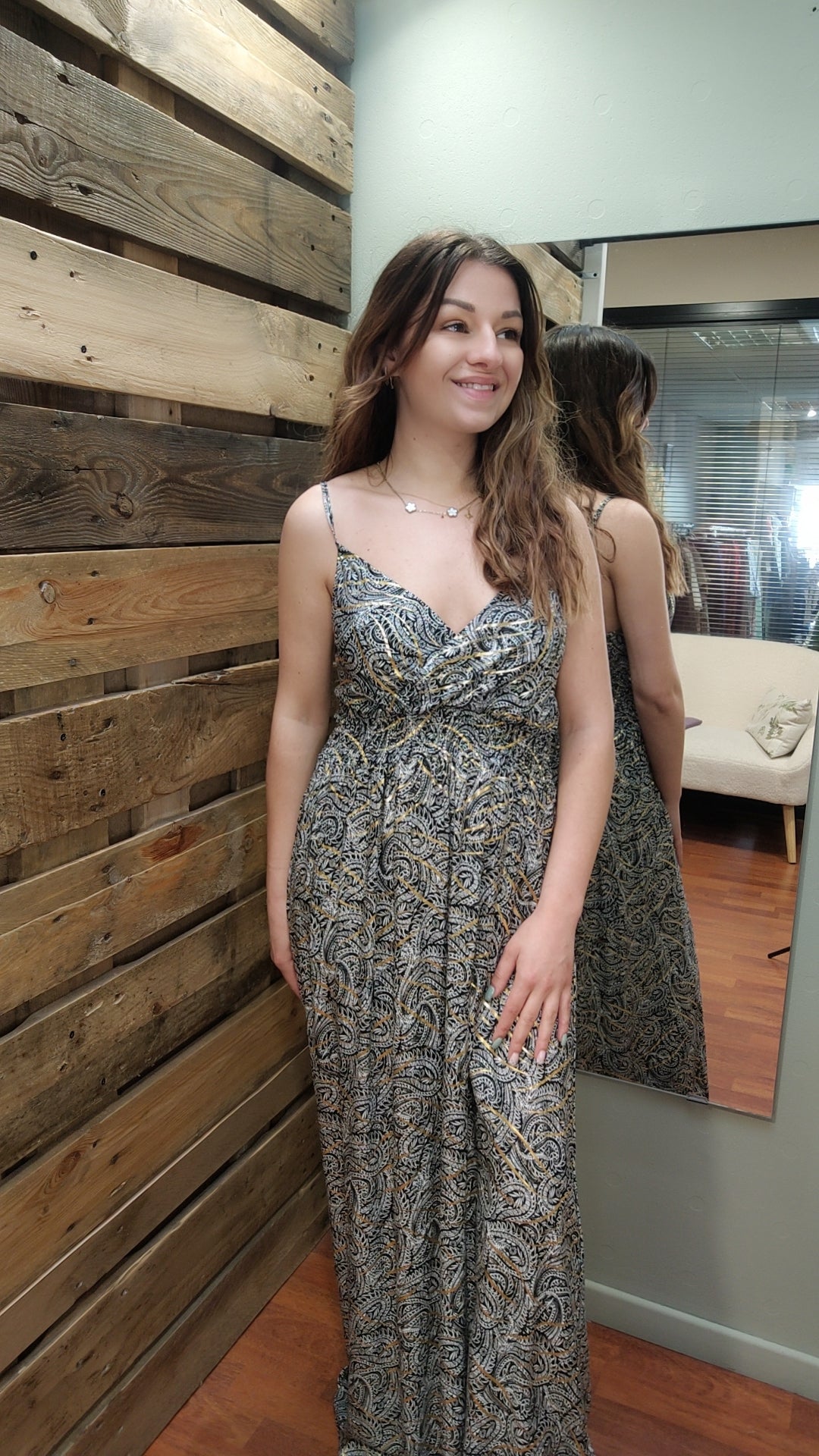 Robe magique noire et dorée