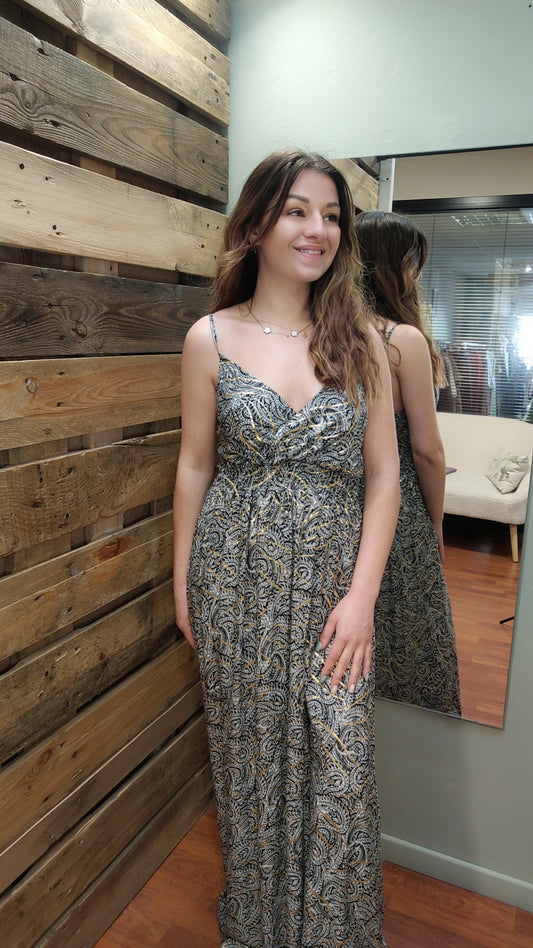 Robe magique noire et dorée