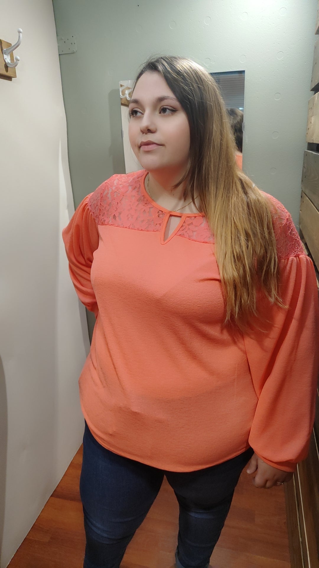 Blouse saumon dentelle