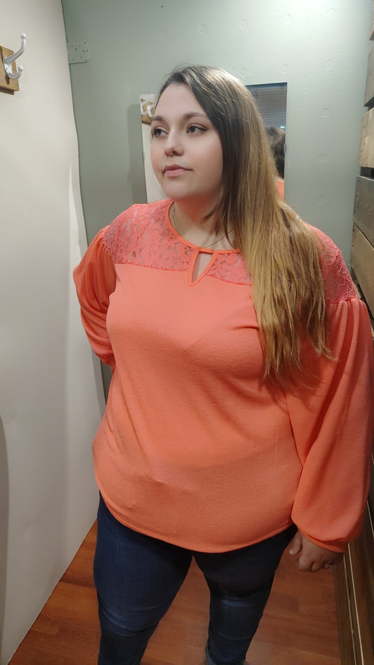 Blouse saumon dentelle