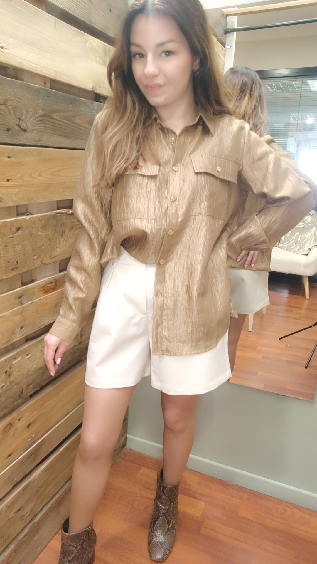 Chemise marronnée dorée