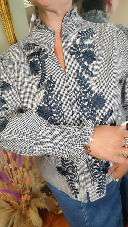 Blouse vichy marine avec broderie