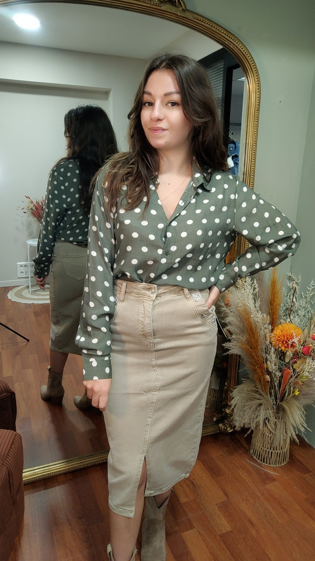 Chemise à pois kaki