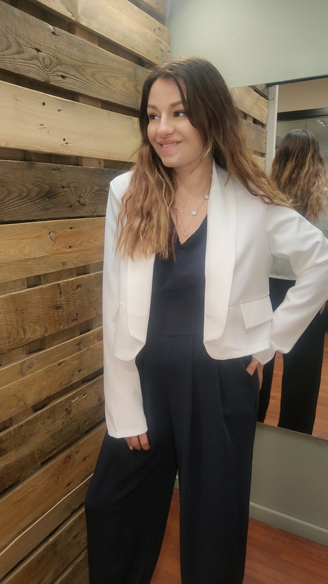 Blazer court beige, blanc ou noir