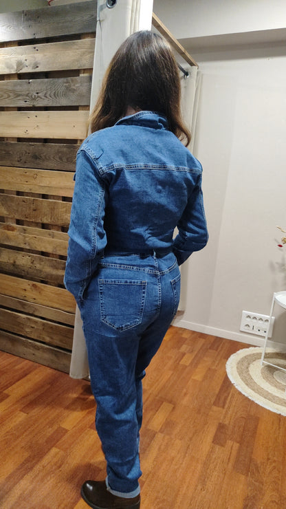 Combinaison denim avec ceinture