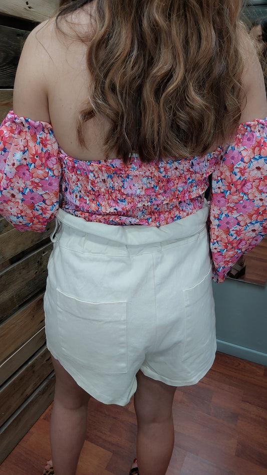 Short écru taille haute