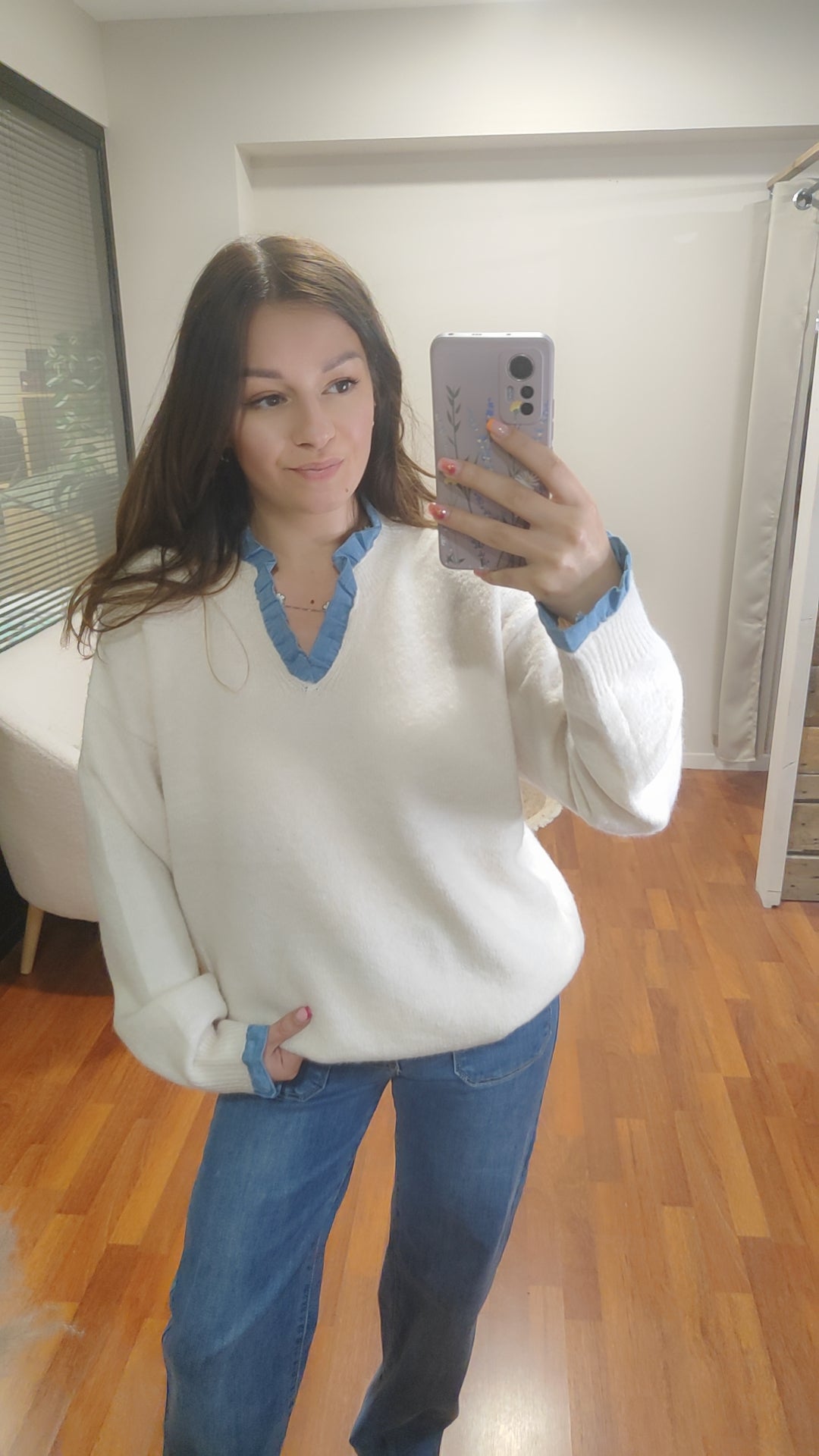 Pull maille douce détails jean