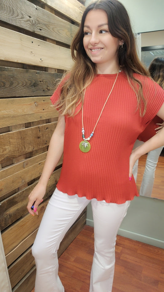 Haut plissé et collier