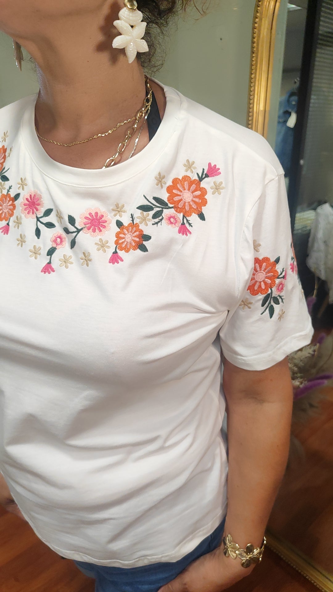 T-shirt blanc brodé fleurs