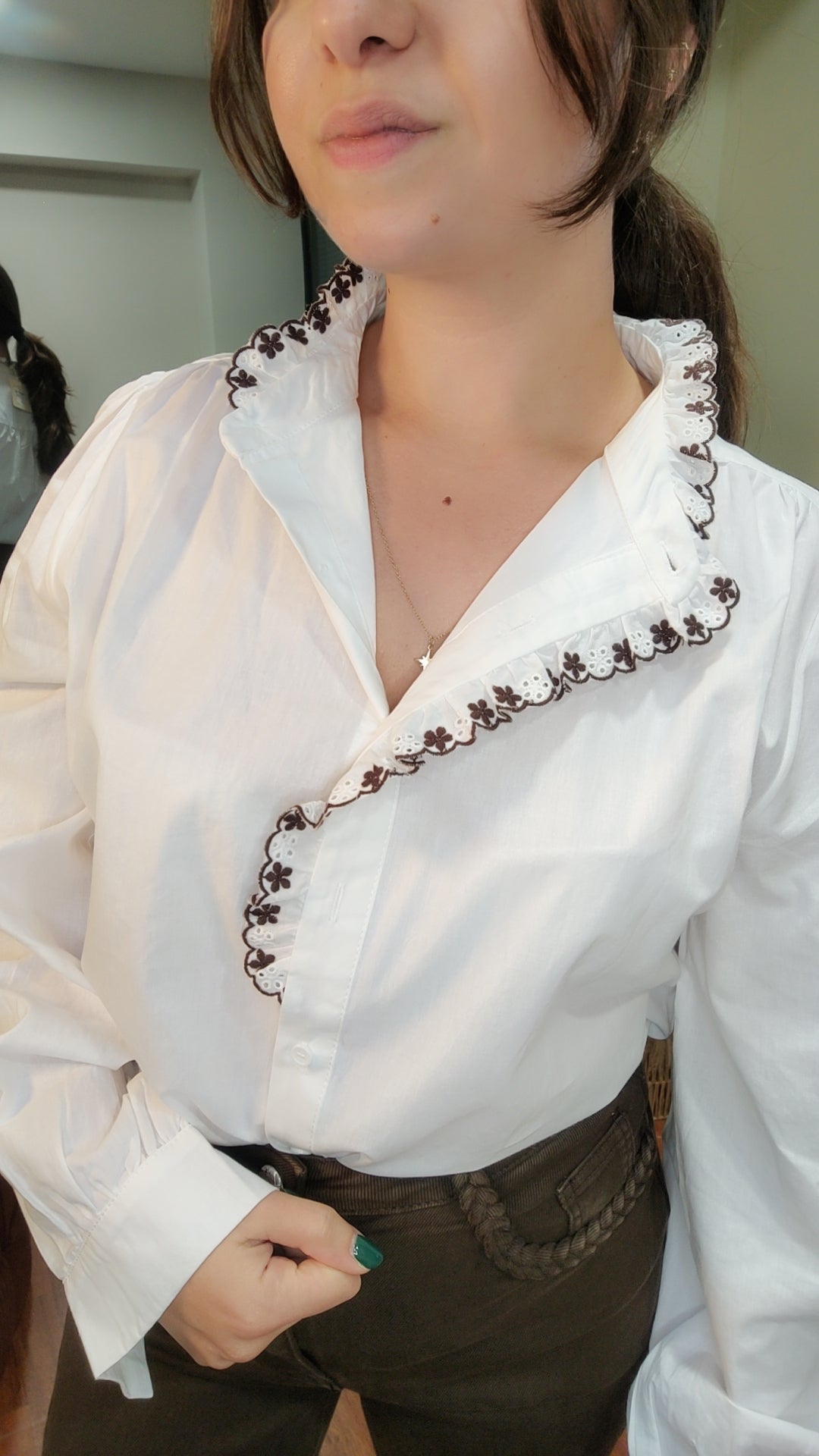 Chemise blanche col claudine brodé choco