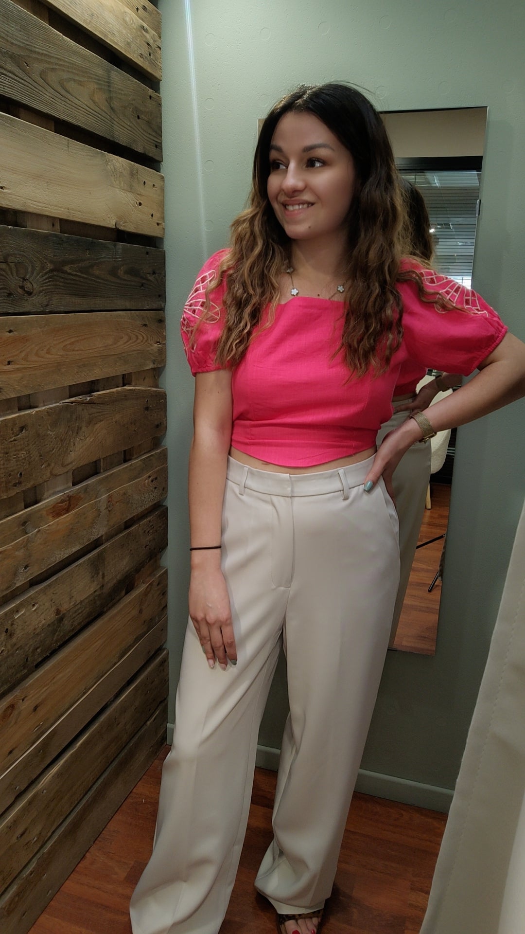 Top lin rose fleurs blanches