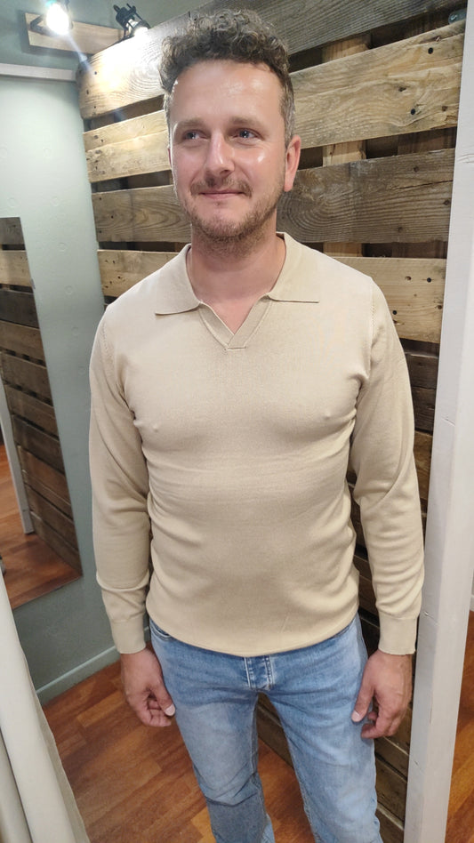 Pull fin col chemise beige