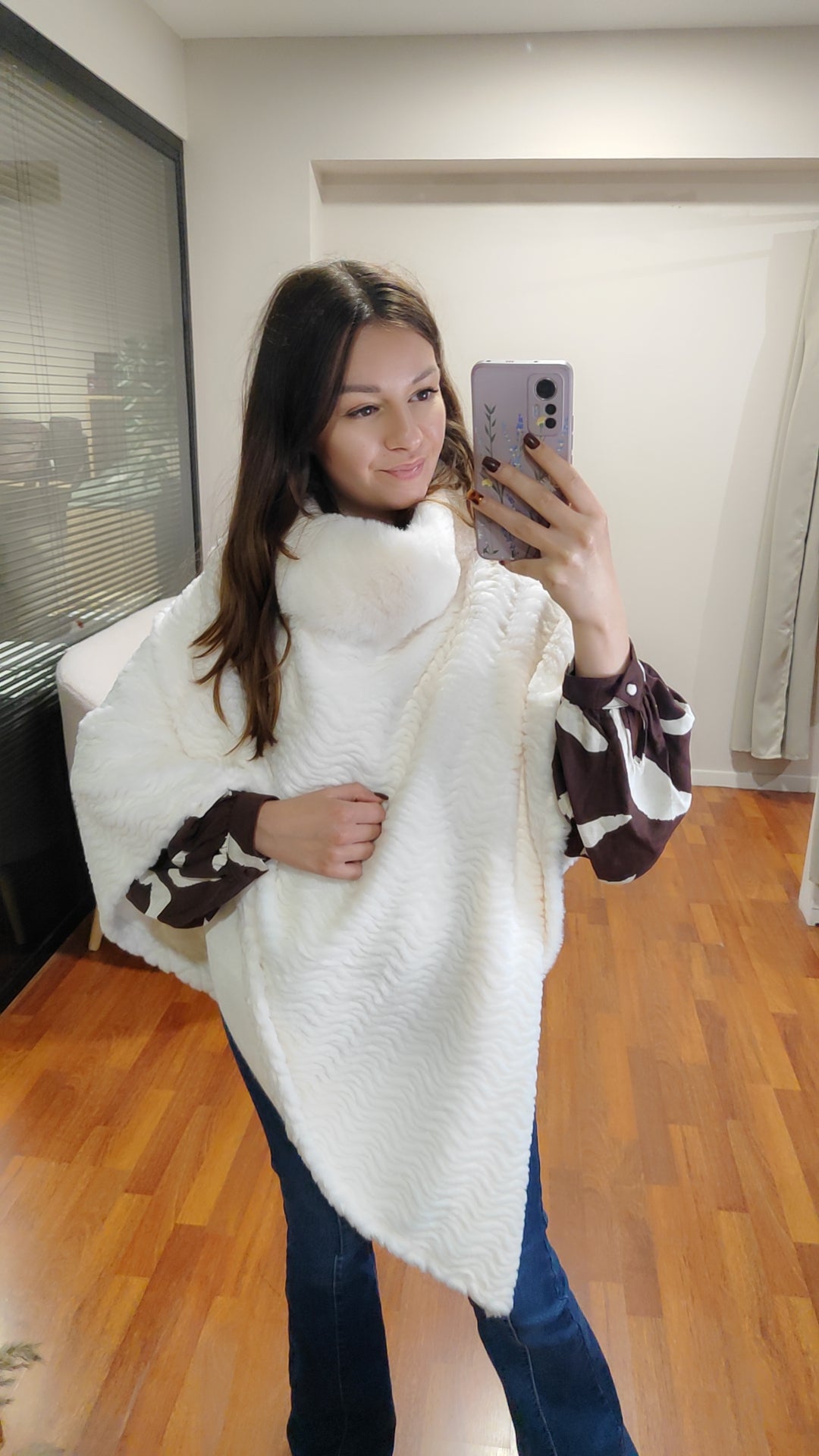 Poncho doux (noir ou blanc)