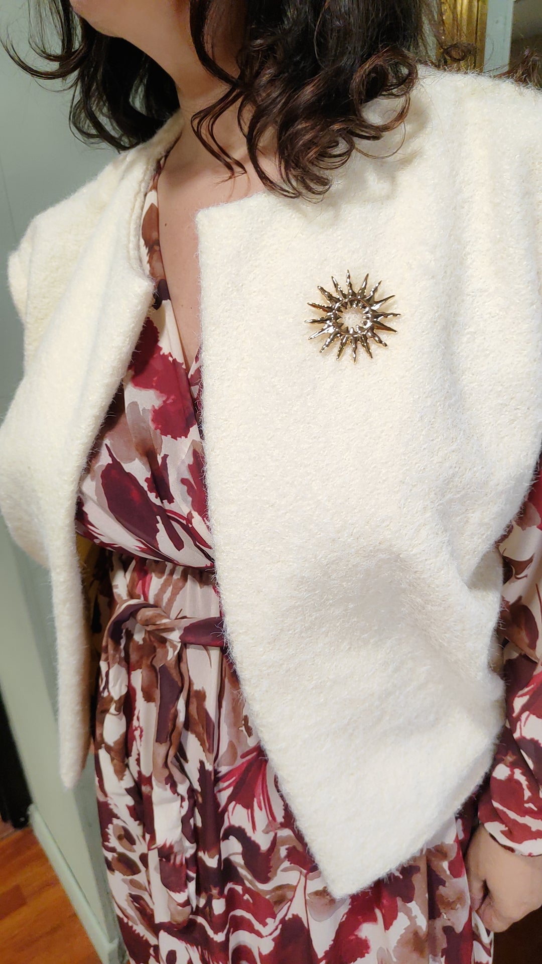 Gilet laine sans manches broche soleil