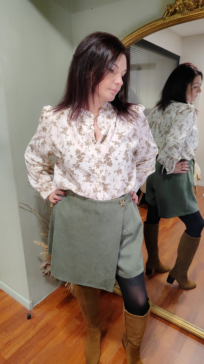 Jupe-short suédine kaki avec détails coeur