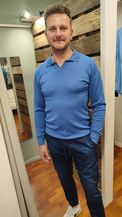 Pull fin col chemise bleu