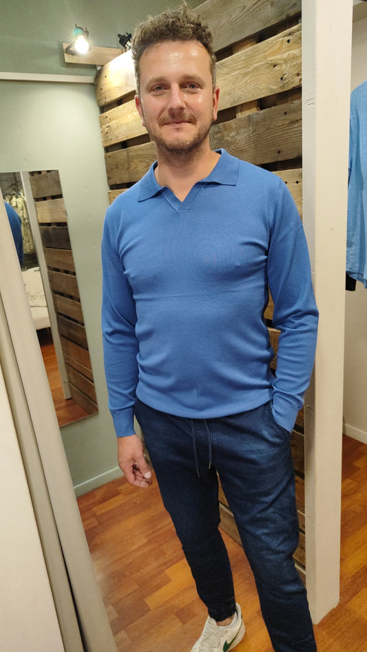 Pull fin col chemise bleu