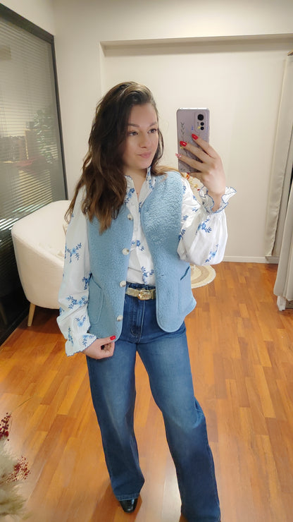 Chemise blanche fleurs bleues